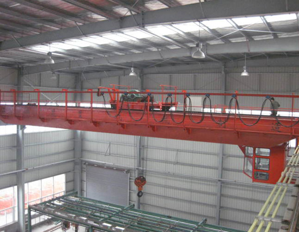雄峰QD50t-19.5m雙梁吊鉤橋式起重機(jī) 雄峰QD50t-19.5m雙梁吊鉤橋式起重機(jī)