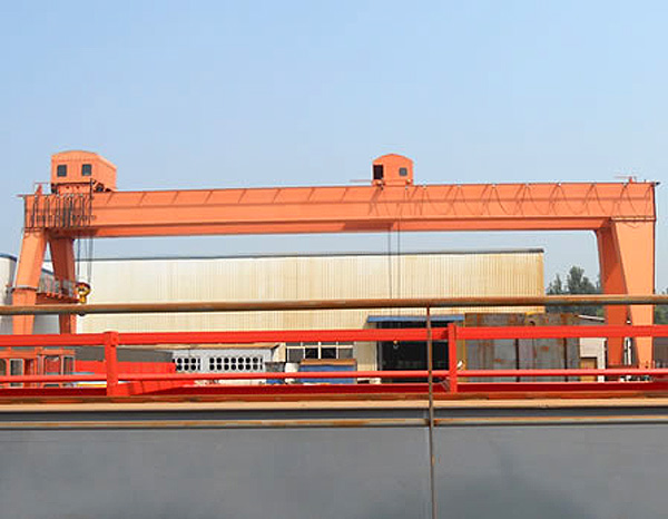 雄峰MG50/10t-28M通用門式起重機(jī) 雄峰MG50/10t-28M通用門式起重機(jī)